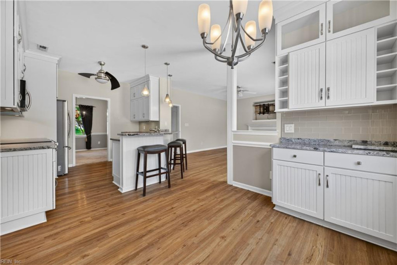 Photo 14 of 42 residential for sale in Virginia Beach virginia