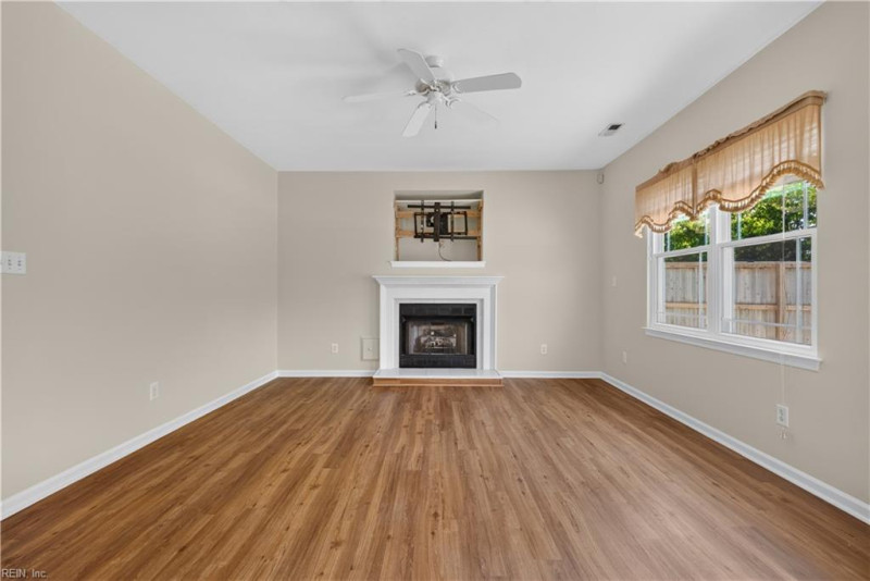 Photo 21 of 42 residential for sale in Virginia Beach virginia