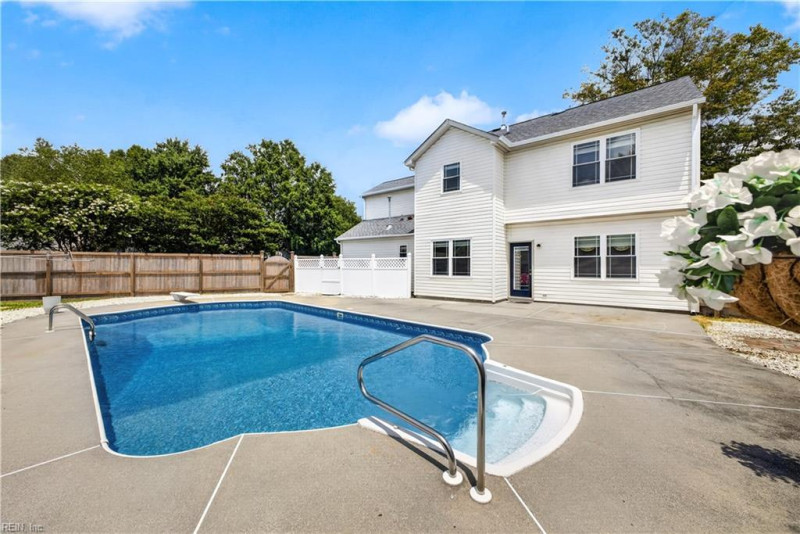 Photo 3 of 42 residential for sale in Virginia Beach virginia