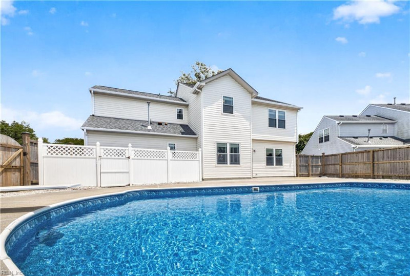 Photo 4 of 42 residential for sale in Virginia Beach virginia