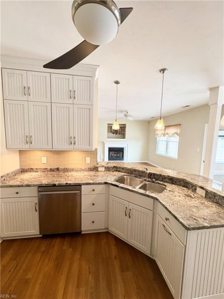Photo 7 of 42 residential for sale in Virginia Beach virginia