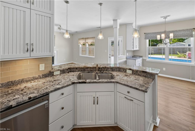 Photo 9 of 42 residential for sale in Virginia Beach virginia