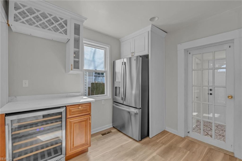 Photo 10 of 39 residential for sale in Portsmouth virginia