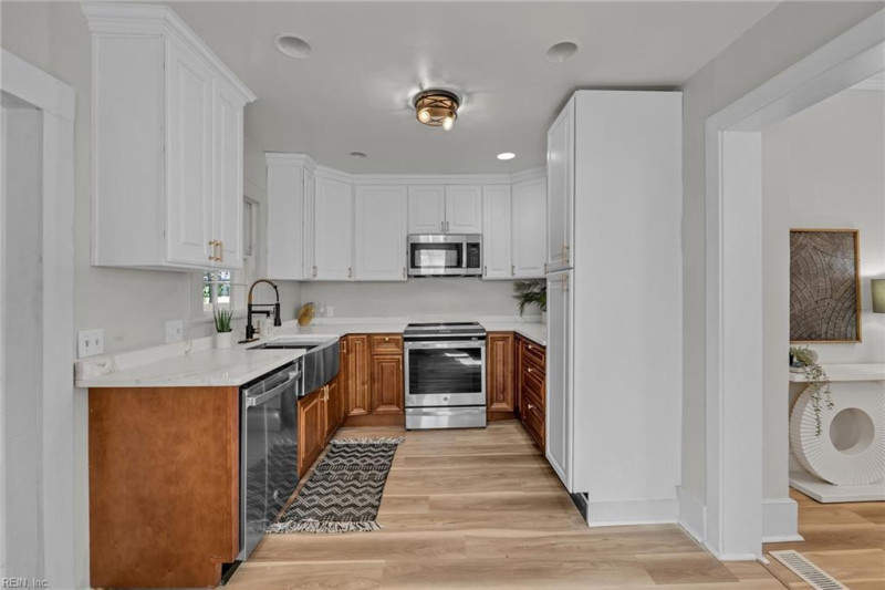 Photo 9 of 39 residential for sale in Portsmouth virginia