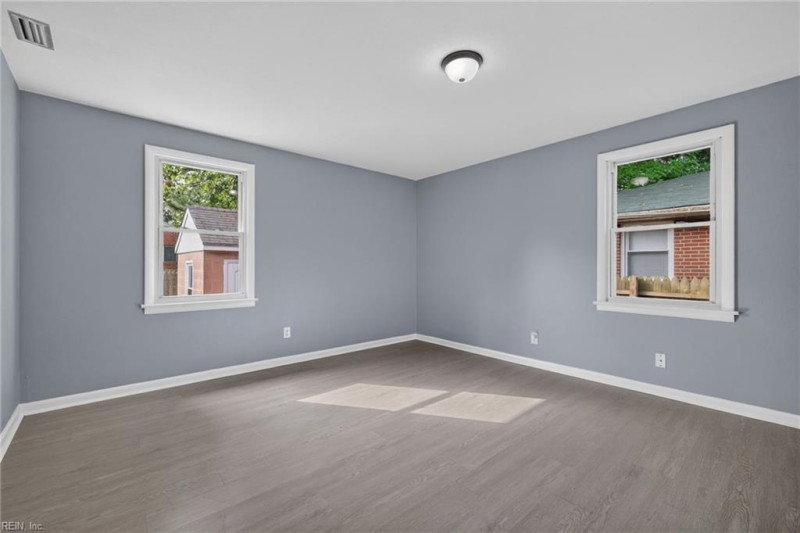 Photo 20 of 30 residential for sale in Chesapeake virginia