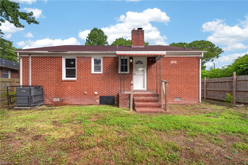 Photo 27 of 30 residential for sale in Chesapeake virginia