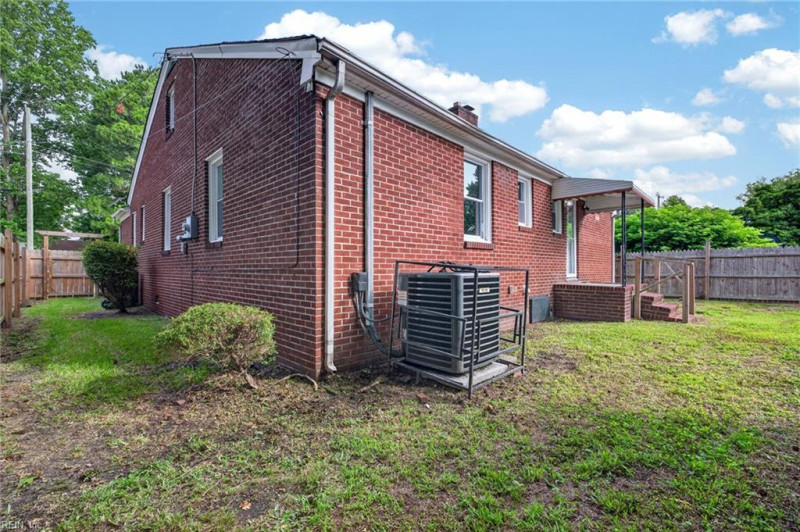 Photo 28 of 30 residential for sale in Chesapeake virginia