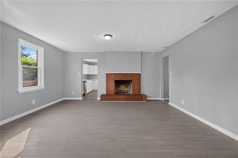 Photo 8 of 30 residential for sale in Chesapeake virginia