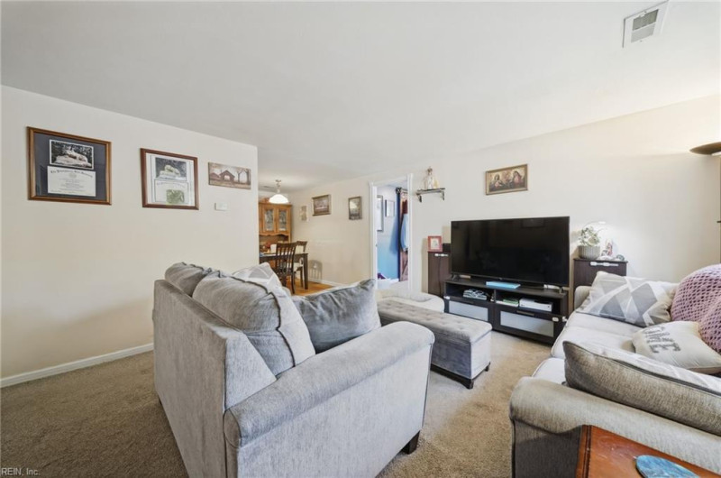 Photo 5 of 34 residential for sale in Hampton virginia