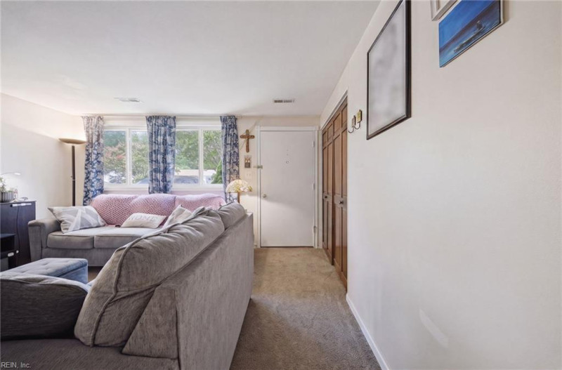 Photo 6 of 34 residential for sale in Hampton virginia