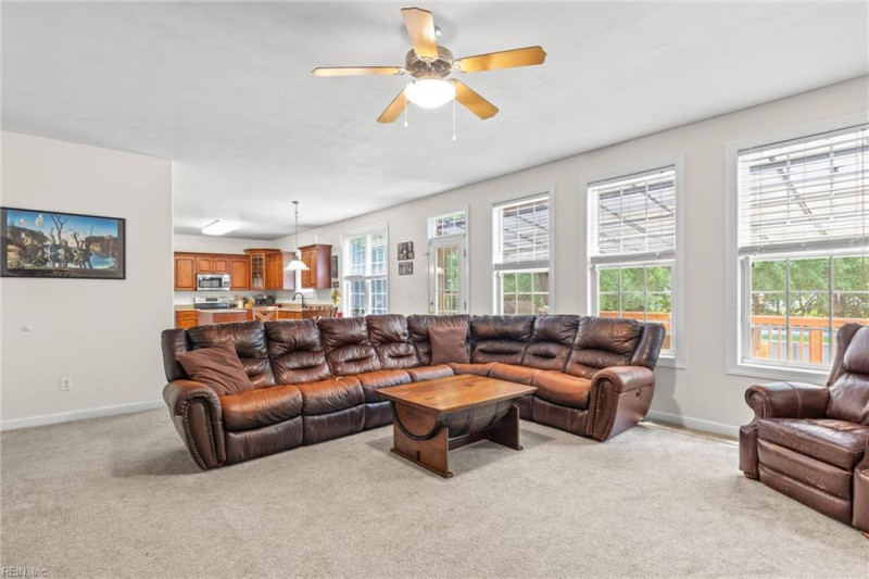 Photo 10 of 34 residential for sale in Chesapeake virginia