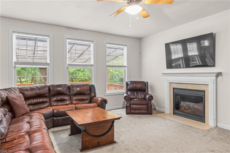 Photo 11 of 34 residential for sale in Chesapeake virginia