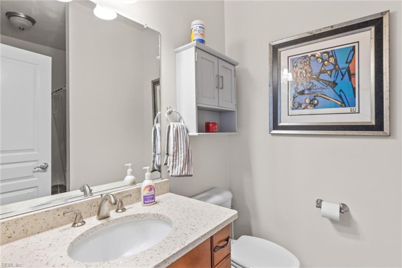 Photo 13 of 34 residential for sale in Chesapeake virginia