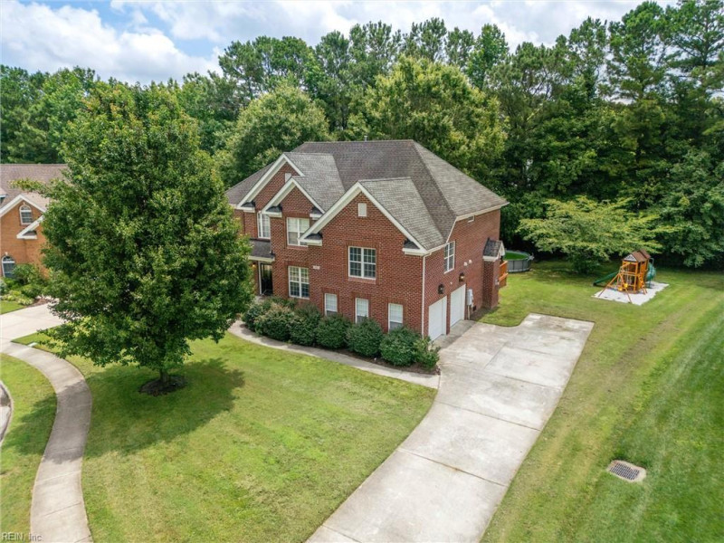 Photo 2 of 34 residential for sale in Chesapeake virginia
