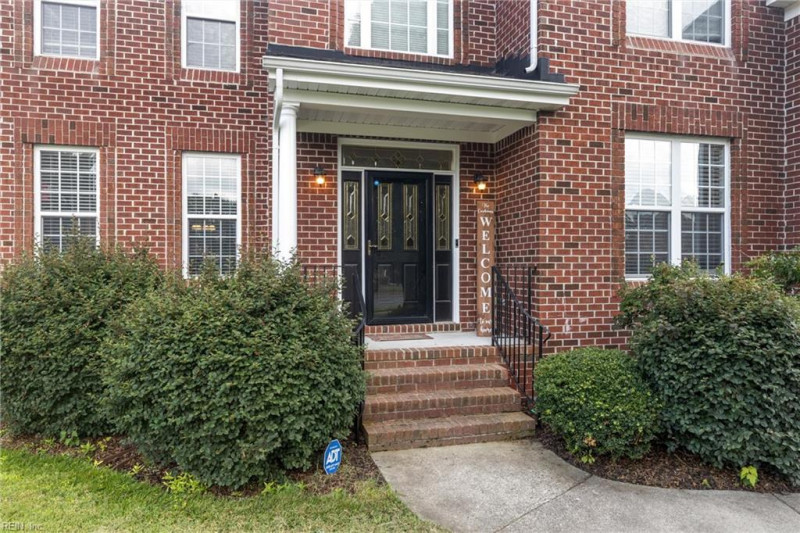 Photo 3 of 34 residential for sale in Chesapeake virginia