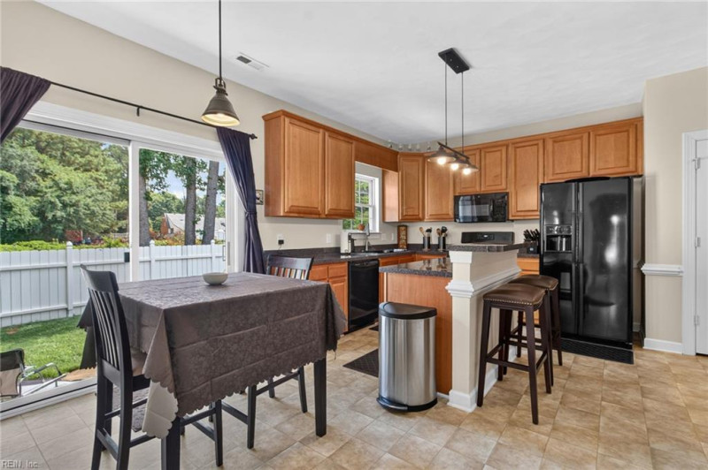 Photo 13 of 50 residential for sale in Chesapeake virginia