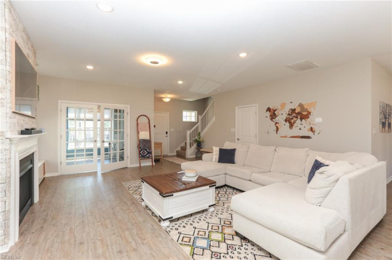 Photo 10 of 45 residential for sale in Chesapeake virginia