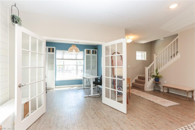 Photo 13 of 45 residential for sale in Chesapeake virginia