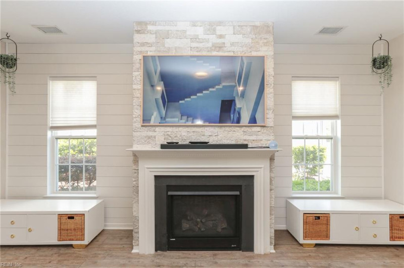 Photo 14 of 45 residential for sale in Chesapeake virginia