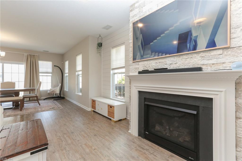 Photo 15 of 45 residential for sale in Chesapeake virginia