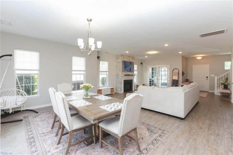 Photo 19 of 45 residential for sale in Chesapeake virginia