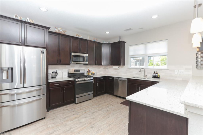 Photo 23 of 45 residential for sale in Chesapeake virginia