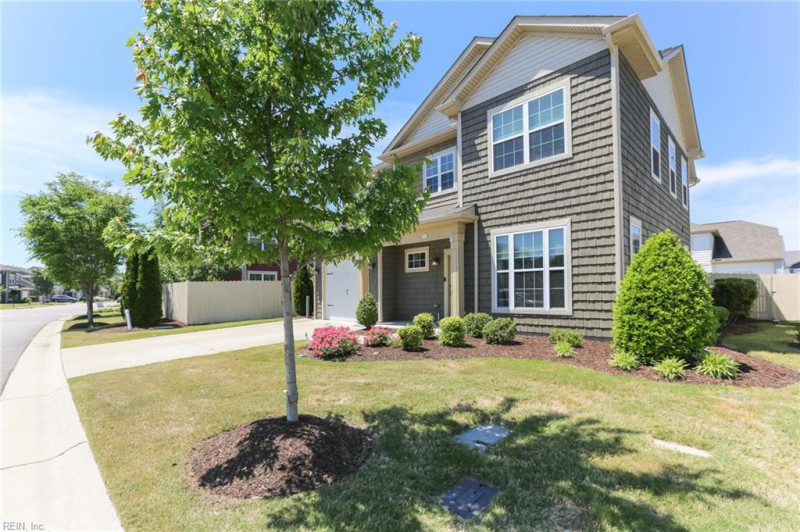 Photo 4 of 45 residential for sale in Chesapeake virginia