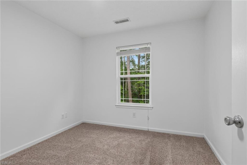 Photo 22 of 28 residential for sale in Gloucester County virginia