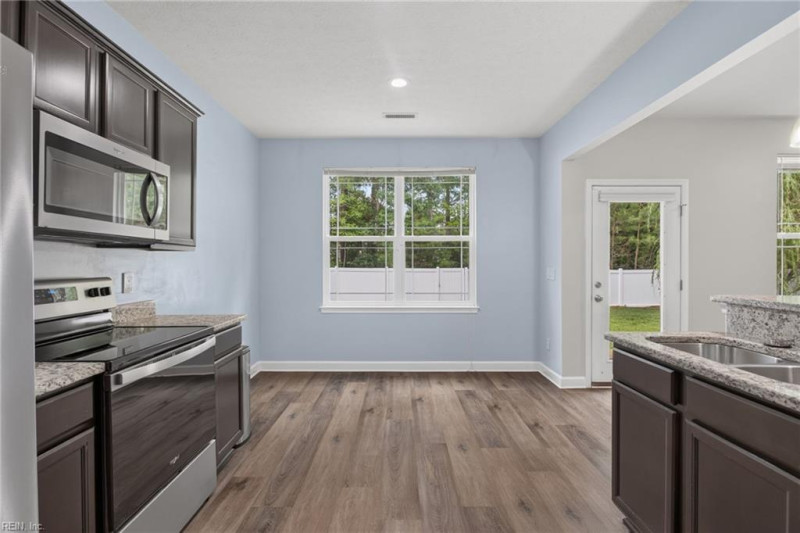 Photo 5 of 28 residential for sale in Gloucester County virginia
