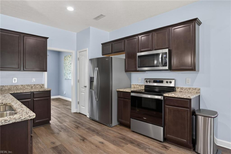 Photo 6 of 28 residential for sale in Gloucester County virginia