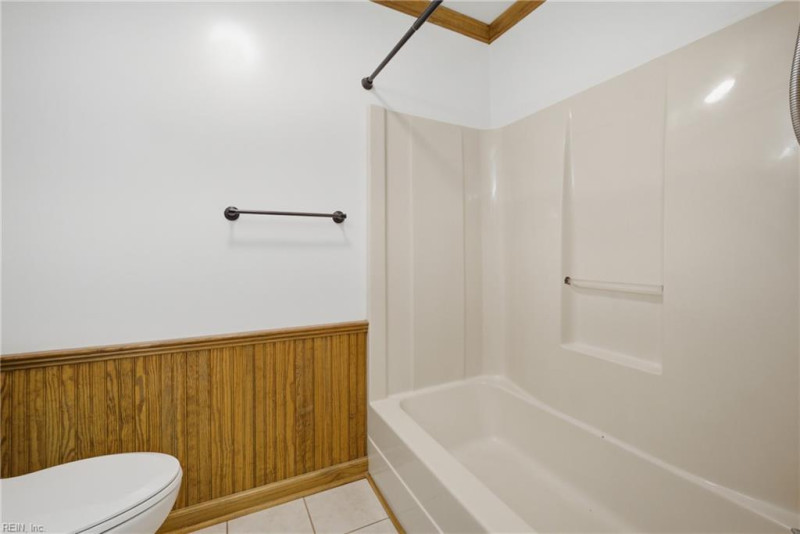Photo 10 of 22 residential for sale in Chesapeake virginia