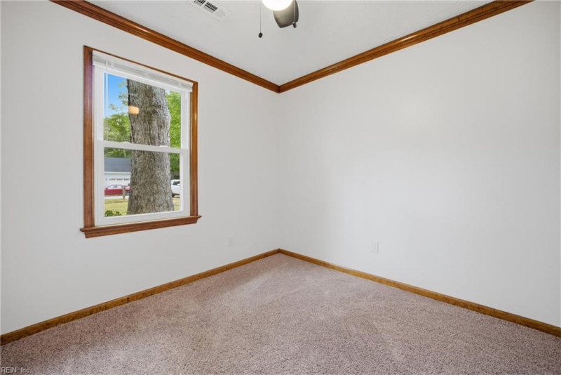 Photo 11 of 22 residential for sale in Chesapeake virginia