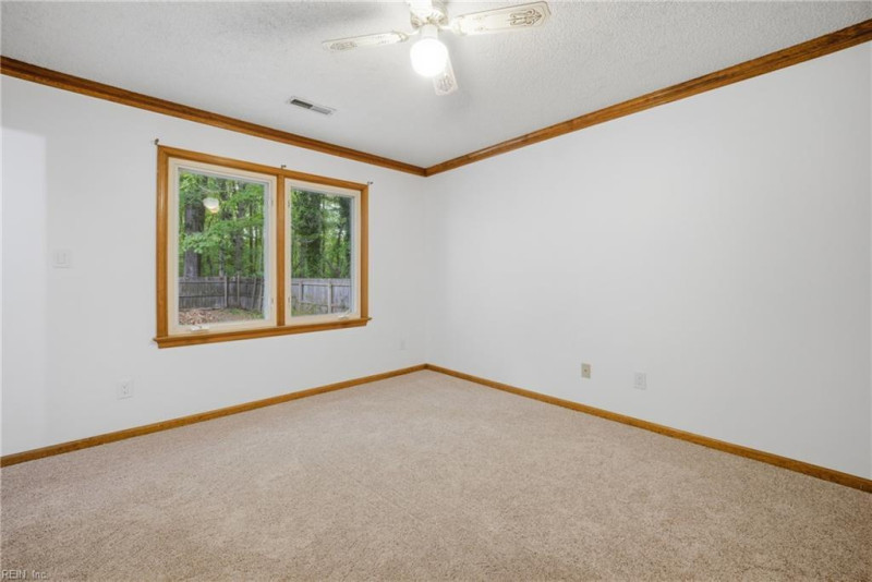 Photo 13 of 22 residential for sale in Chesapeake virginia