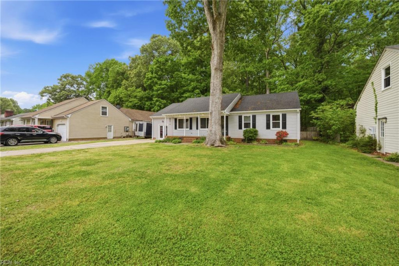 Photo 3 of 22 residential for sale in Chesapeake virginia