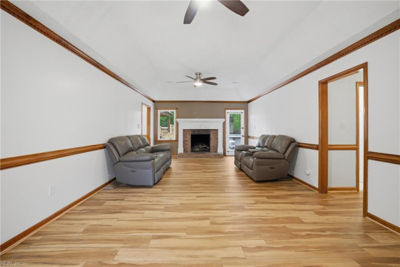 Photo 4 of 22 residential for sale in Chesapeake virginia