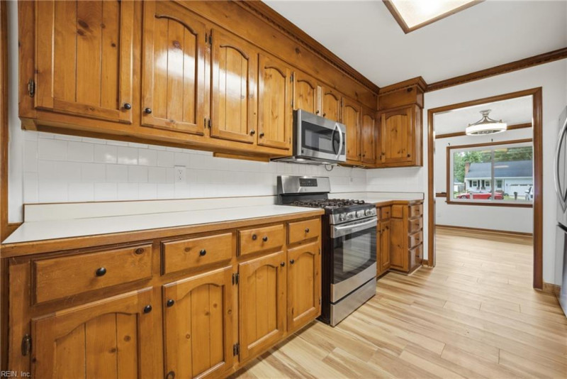 Photo 7 of 22 residential for sale in Chesapeake virginia