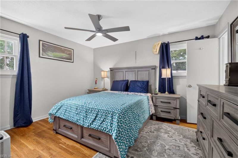 Photo 11 of 38 residential for sale in Virginia Beach virginia