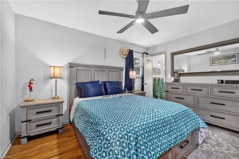 Photo 12 of 38 residential for sale in Virginia Beach virginia