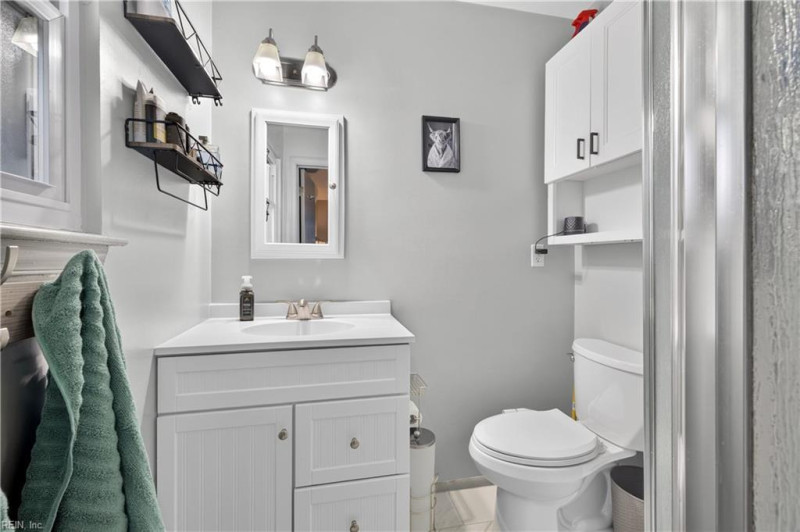 Photo 13 of 38 residential for sale in Virginia Beach virginia