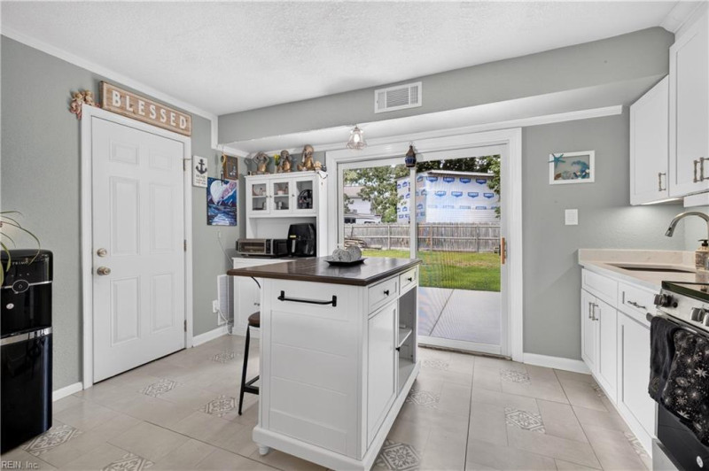 Photo 18 of 38 residential for sale in Virginia Beach virginia