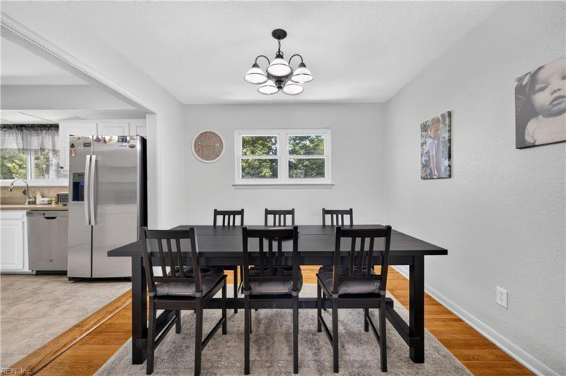 Photo 5 of 38 residential for sale in Virginia Beach virginia