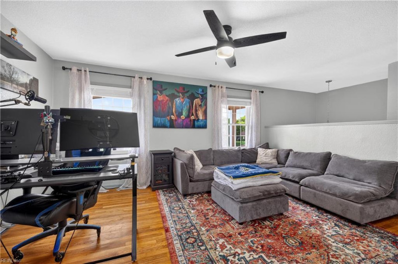 Photo 8 of 38 residential for sale in Virginia Beach virginia