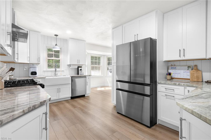 Photo 15 of 50 residential for sale in Chesapeake virginia
