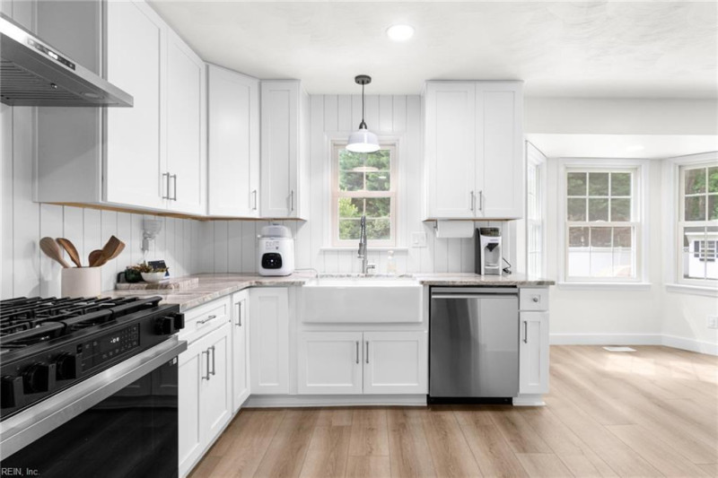 Photo 17 of 50 residential for sale in Chesapeake virginia