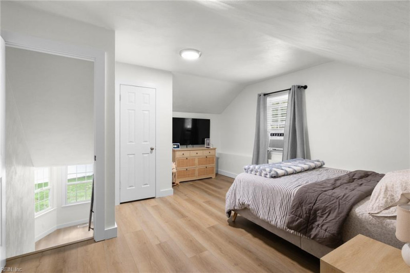 Photo 26 of 50 residential for sale in Chesapeake virginia