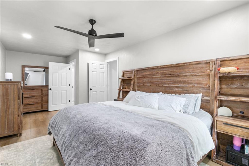 Photo 35 of 50 residential for sale in Chesapeake virginia