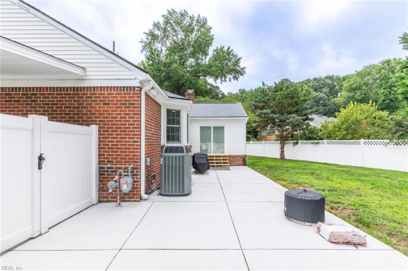 Photo 45 of 50 residential for sale in Chesapeake virginia