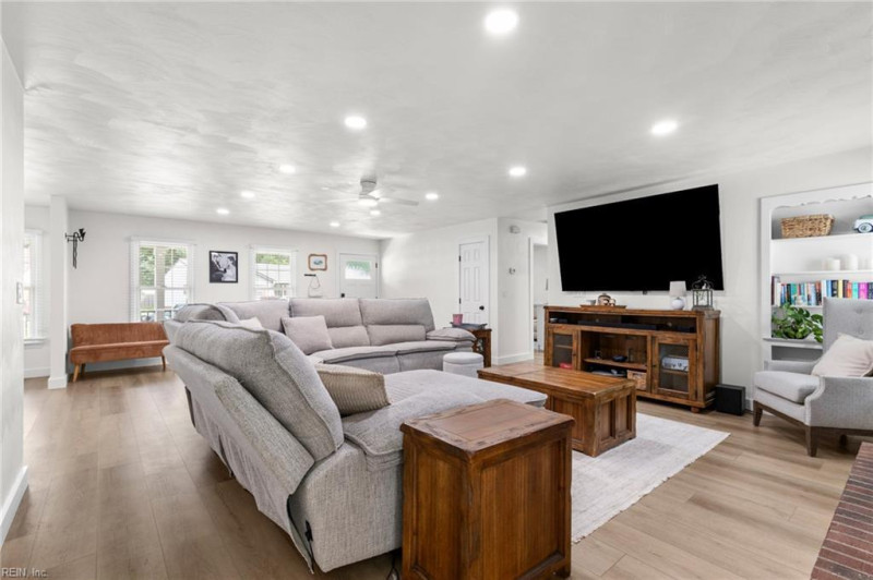 Photo 9 of 50 residential for sale in Chesapeake virginia
