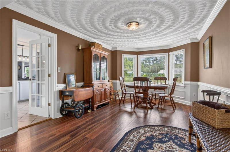 Photo 25 of 46 residential for sale in Chesapeake virginia
