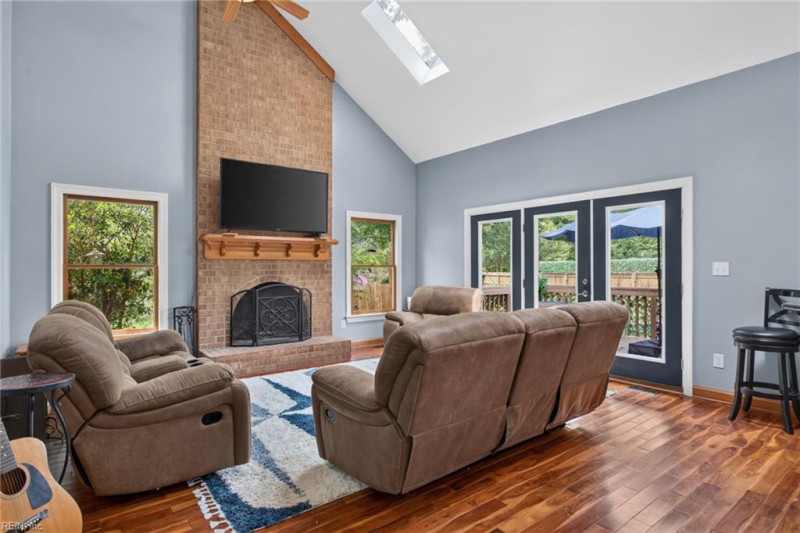 Photo 9 of 46 residential for sale in Chesapeake virginia